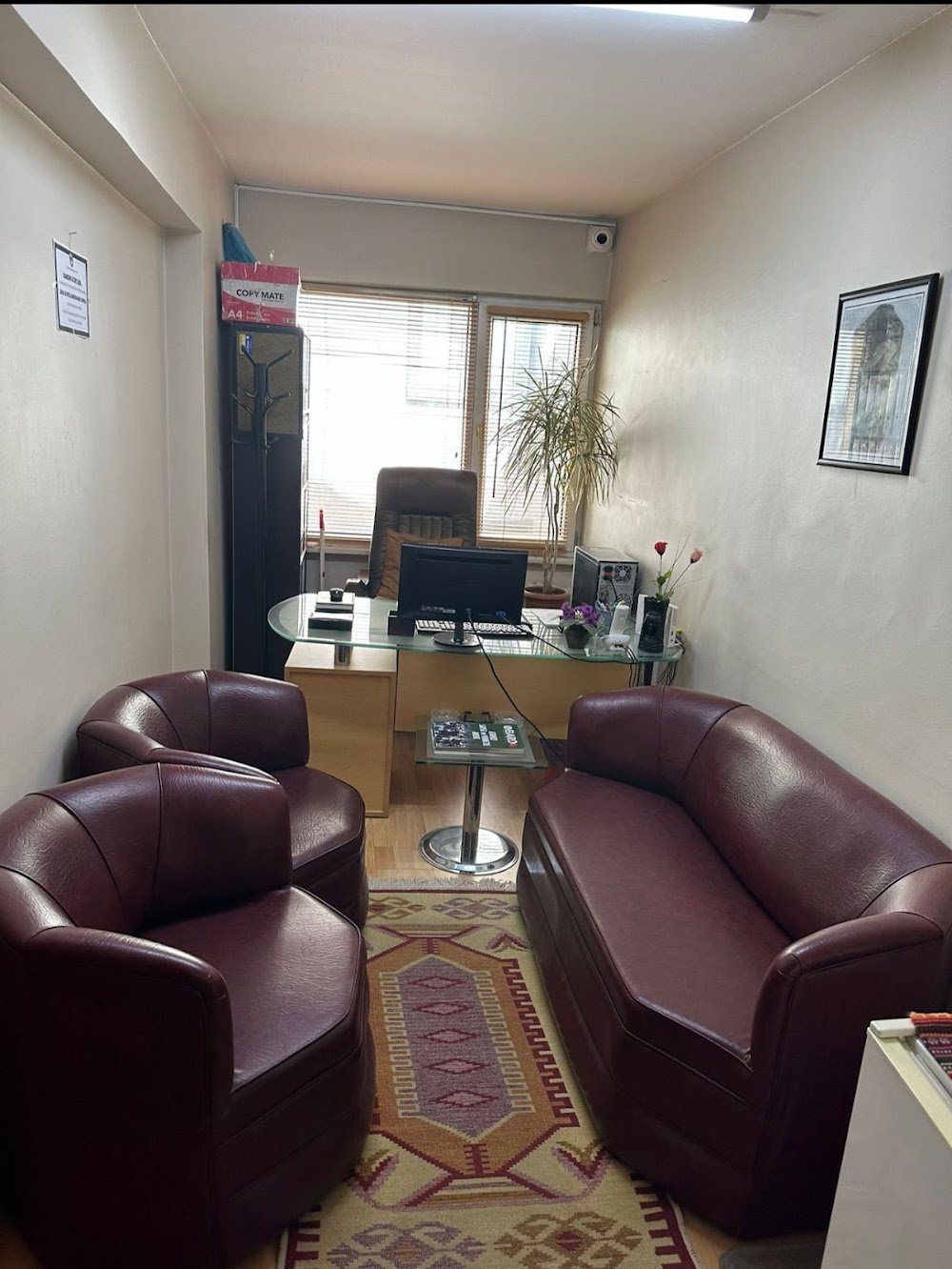 İstanbul Avukat Kadir Çiftçi ofisinde müvekkil görüşme salonu